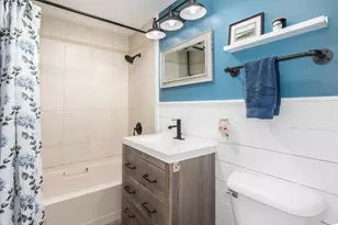 1012 Martha St, Elk Grove Village, IL 60007 - Photo 8