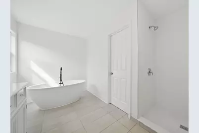 616 Bayfield Drive, Dekalb, IL 60115 - Photo 24