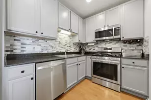 828 W Grace St, Chicago, IL 60613 - Photo 10