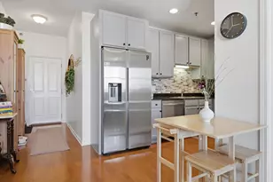 828 W Grace St, Chicago, IL 60613 - Photo 8