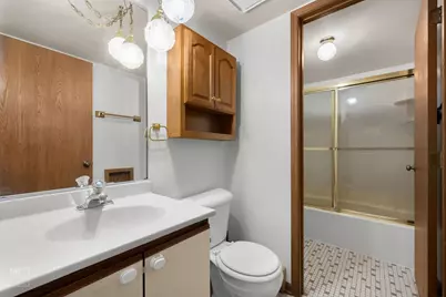 649 N Briar Hill Lane #1, Addison, IL 60101 - Photo 10