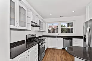 4023 S Calumet Ave, Chicago, IL 60653 - Photo 2