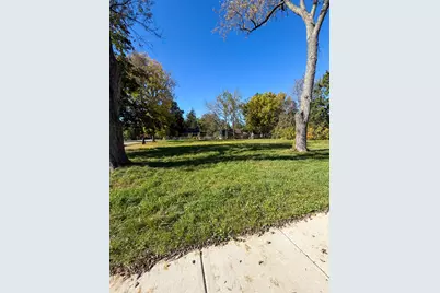 110 Gladys Avenue, Fox River Grove, IL 60021 - Photo 2