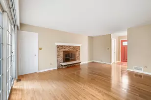 408 Creighton Ln, Schaumburg, IL 60193 - Photo 10