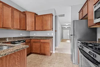 8226 Woodview Avenue, Joliet, IL 60431 - Photo 6
