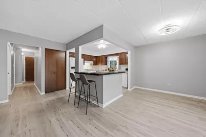 9535 Southwest Highway #2, Oak Lawn, IL 60453 - Photo 6