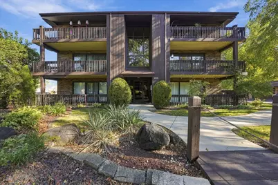 9535 Southwest Highway #2, Oak Lawn, IL 60453 - Photo 1