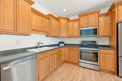 661 E Nerge Road, Roselle, IL 60172 - Photo 6