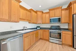 661 E Nerge Rd, Roselle, IL 60172 - Photo 6