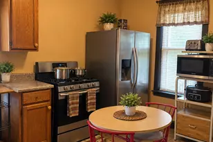 638 E 155th St, Phoenix, IL 60426 - Photo 8