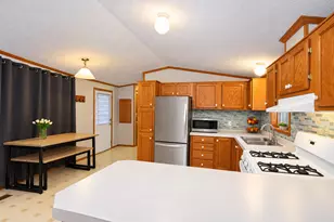 132 3rd Ave, Bartlett, IL 60103 - Photo 4