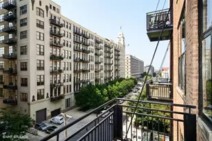 521 W Superior St, Chicago, IL 60654 - Photo 10