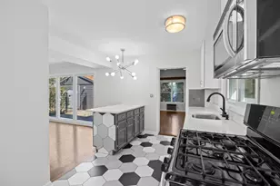 2207 Crawford Ave, Evanston, IL 60201 - Photo 8