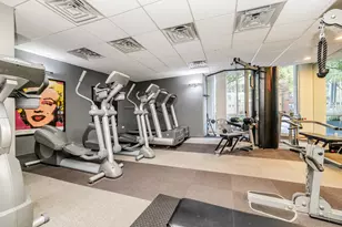 2930 N Sheridan Rd, Chicago, IL 60657 - Photo 14