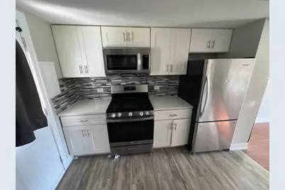 313 Meadow Green Lane #313, Round Lake Beach, IL 60073 - Photo 4