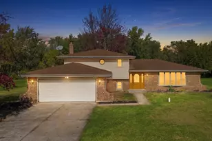 2846 E Pine Dr, Crete, IL 60417 - Photo 1