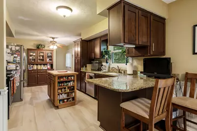 739 Roosevelt Road, Machesney Park, IL 61115 - Photo 10