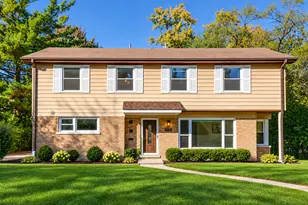 2272 Asbury Rd, Northbrook, IL 60062 - Photo 1