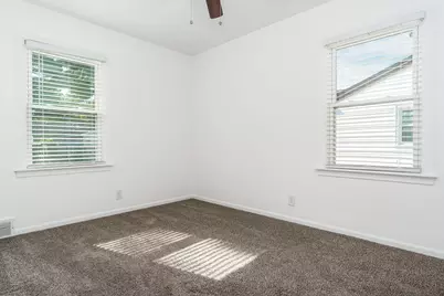 221 Merrill Avenue, Loves Park, IL 61111 - Photo 12