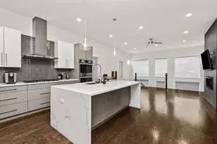 4542 S Prairie Ave, Chicago, IL 60653 - Photo 8