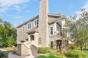 98 W Kennedy Ln, Hinsdale, IL 60521 - Photo 1