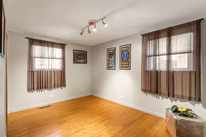 415 Wilkins Drive, Des Plaines, IL 60016 - Photo 14