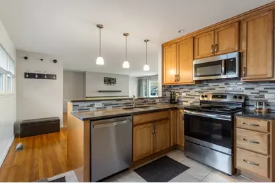 415 Wilkins Drive, Des Plaines, IL 60016 - Photo 8