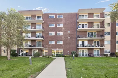 5300 Walnut Avenue #10A, Downers Grove, IL 60515 - Photo 1