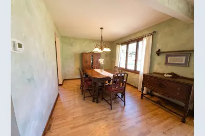 570 W Crockett Avenue, Elmhurst, IL 60126 - Photo 6