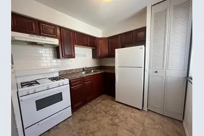 736 W Buena Avenue #405, Chicago, IL 60613 - Photo 2
