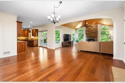 424 Harbor Drive, Carpentersville, IL 60110 - Photo 12