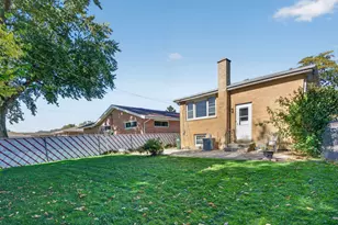 2829 W 101st St, Evergreen Park, IL 60805 - Photo 30
