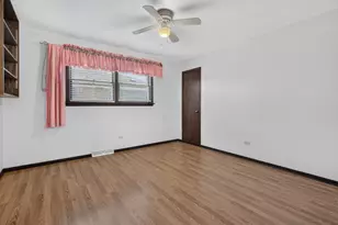 2829 W 101st St, Evergreen Park, IL 60805 - Photo 20