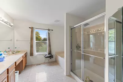 1381 Callen Lane, Des Plaines, IL 60016 - Photo 18
