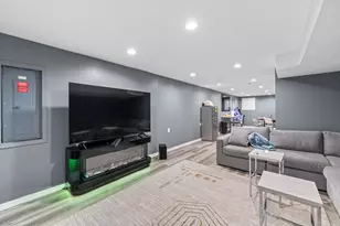 1381 Callen Ln, Des Plaines, IL 60016 - Photo 26