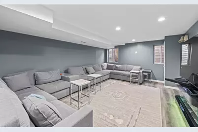 1381 Callen Lane, Des Plaines, IL 60016 - Photo 24