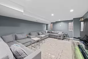 1381 Callen Ln, Des Plaines, IL 60016 - Photo 24