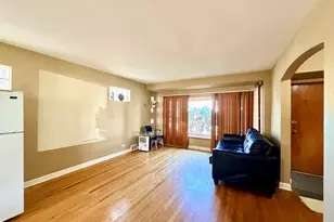 3129 W Birchwood Ave, Chicago, IL 60645 - Photo 4