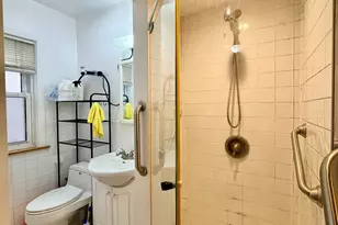3129 W Birchwood Ave, Chicago, IL 60645 - Photo 16
