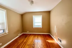3129 W Birchwood Ave, Chicago, IL 60645 - Photo 20