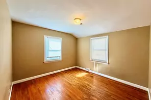 3129 W Birchwood Ave, Chicago, IL 60645 - Photo 18