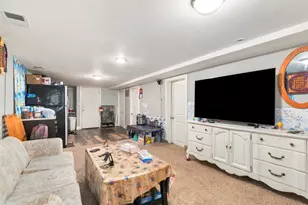 6044 N Fairfield Ave, Chicago, IL 60659 - Photo 2
