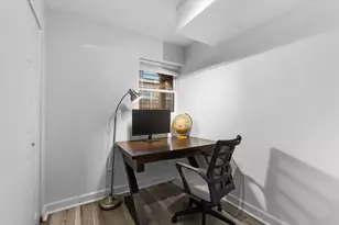 867 W Cornelia Ave, Chicago, IL 60657 - Photo 32