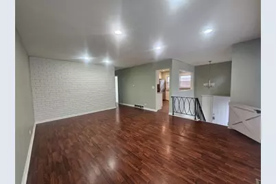 6730 Valley View Road, Hanover Park, IL 60133 - Photo 4