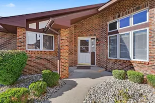 8911 Silverdale Dr, Orland Park, IL 60462 - Photo 2
