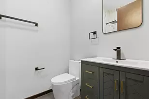5830 N Lincoln Ave, Chicago, IL 60659 - Photo 8