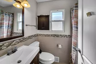 6557 N Troy St, Chicago, IL 60645 - Photo 12