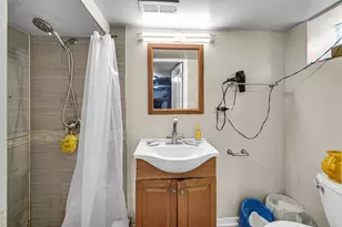 6557 N Troy St, Chicago, IL 60645 - Photo 14