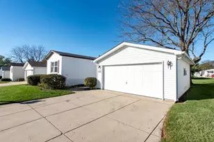 3158 Patricia Ln, Park City, IL 60085 - Photo 2