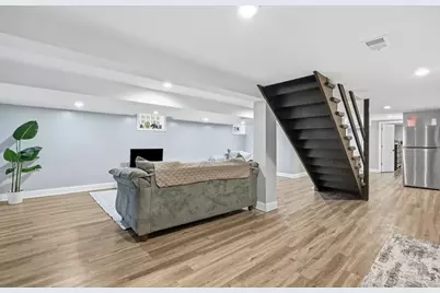 7450 S Bennett Avenue, Chicago, IL 60649 - Photo 18